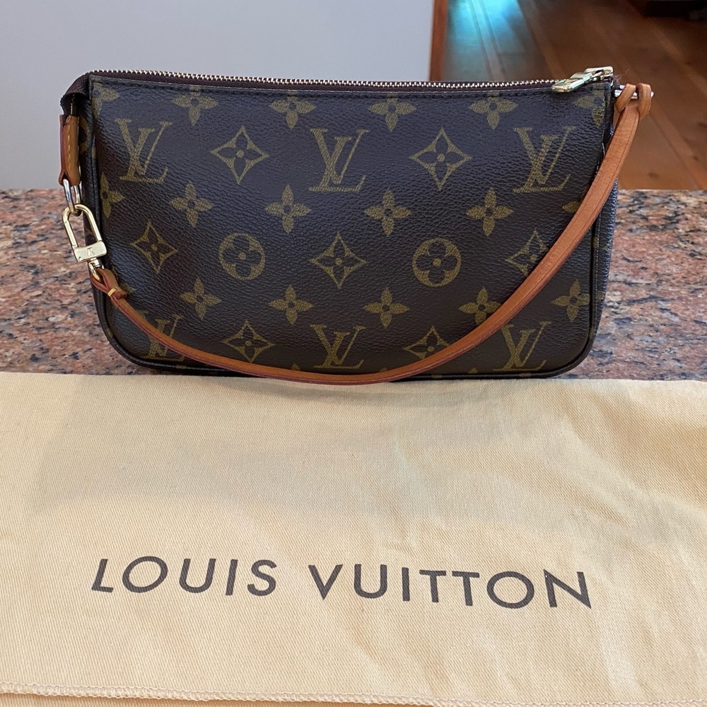 FRIM price Louis Vuitton Monogram Pochette Accessoire